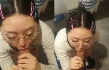 หลุด Onlyfans shaixbibi สาวแว่นอมควยในห้องน้ำ เด็ดจัด