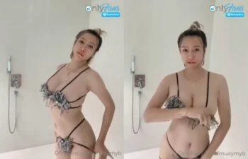 หลุด Onlyfans น้องแอม muaymyb ชุดชั้นในบางเฉียบโชว์หีช่วยตัวเอง