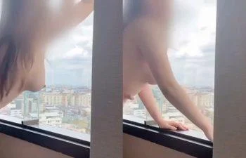 Onlyfans ชุดขาวโชว์นมใหญ่เด้งวิวเมืองโดนเย็ดรัว shiroissad