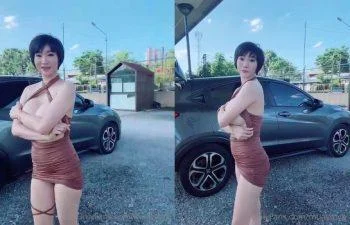 หลุด Onlyfans muaymyb น้องแอมยืนข้างรถโชว์นมเด้ง