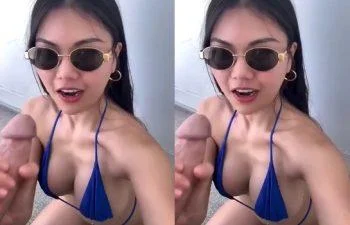 Onlyfans แอมหุ่นอวบนมใหญ่โตใส่บิกินี่สีน้ำเงินโชว์นมถือควยปลอมยั่วกลางแจ้ง amam7078