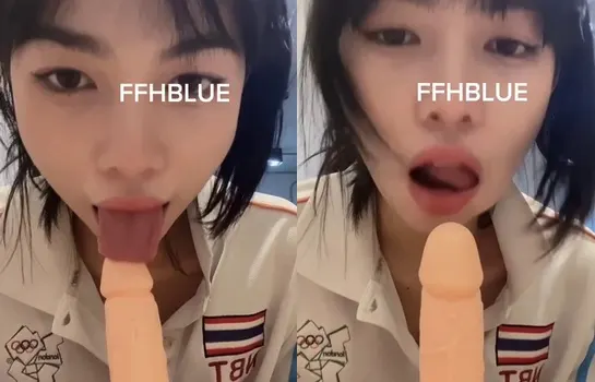 นักเรียนฮู้ดดี้ขึ้นนั่งตักโต๊ะถูหีกับควยกอดจูบเงี่ยนจัด